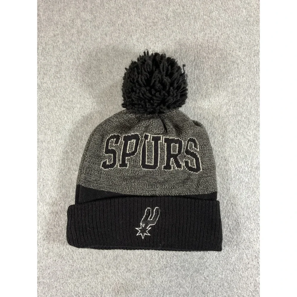 Mitchell & Ness San Antonio Spurs NBA Pom Beanie Hat Black Grey Cuffed Knit 1477